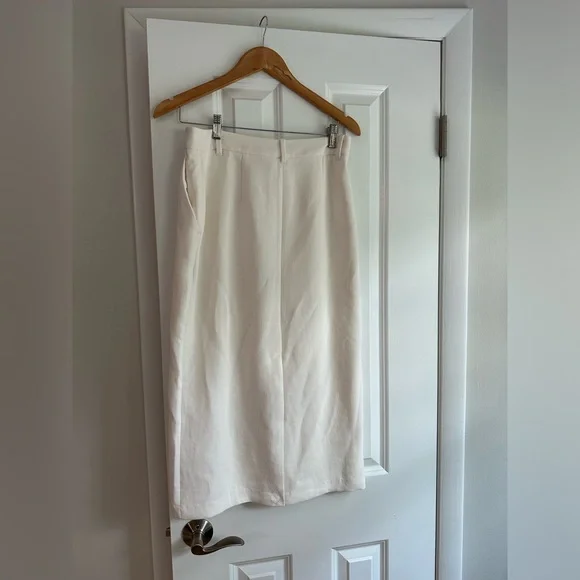 Chic, high-waisted ivory pencil skirt - Picture 2 of 4